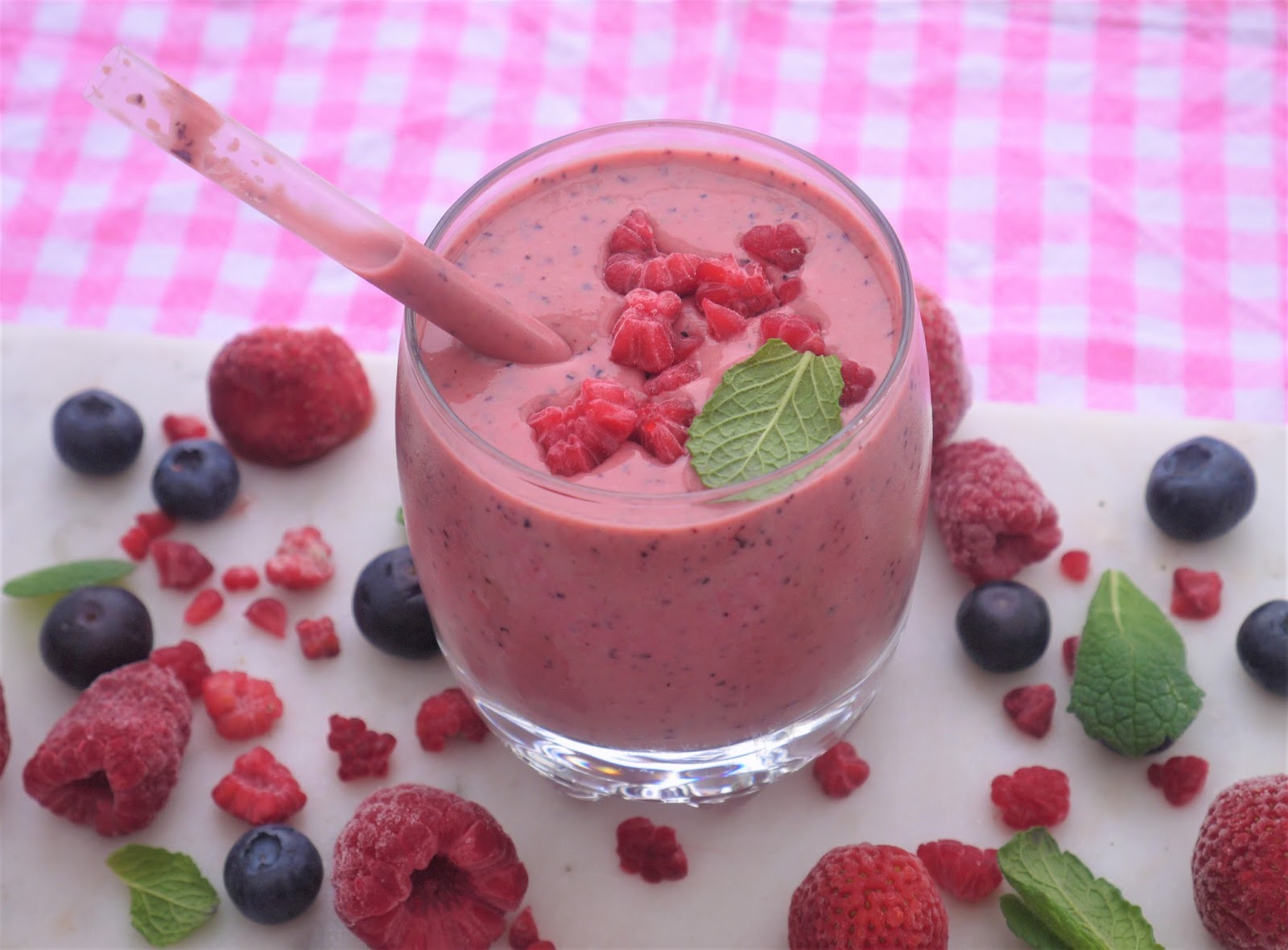 This Muslim Girl Bakes Frozen Berry Avocado Smoothie.
