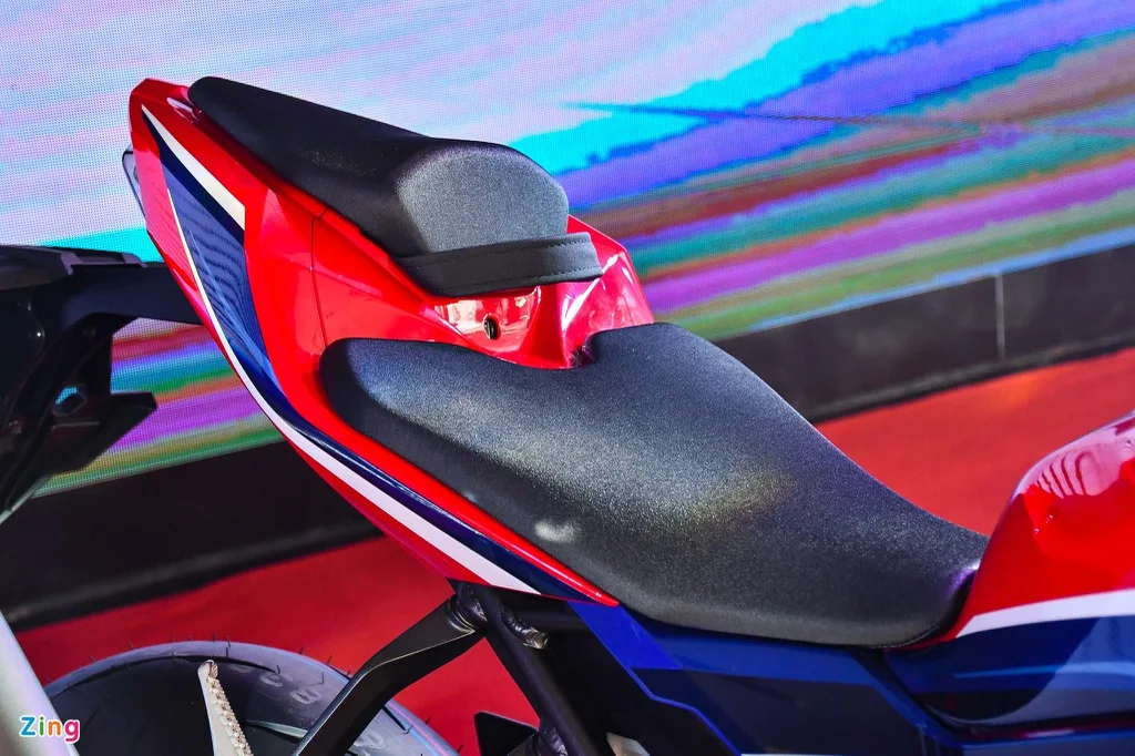 Chi tiết Honda CBR1000RR-R 2020 giá từ 949 triệu tại Việt Nam
