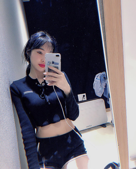D編集長の裏ブログ 一瞬誰かと思った Gfriendユジュの鏡セルカ