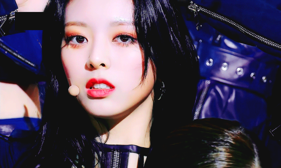 ITZY 바비인형 막내 유나 - 꾸르