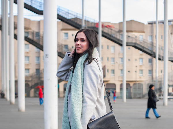 Outfit: maxi coat, boyfriend jeans and chelsea boots