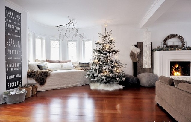 aesthetic christmas living room