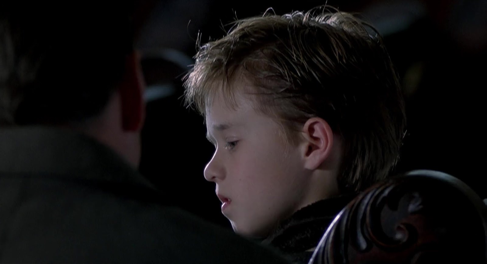 шестое чувство что это. шестое чувство что это. хэйли джоэл осмент шестое чувство 1999. брюс уиллис шестое чувство 1999. шестое чувство фото.