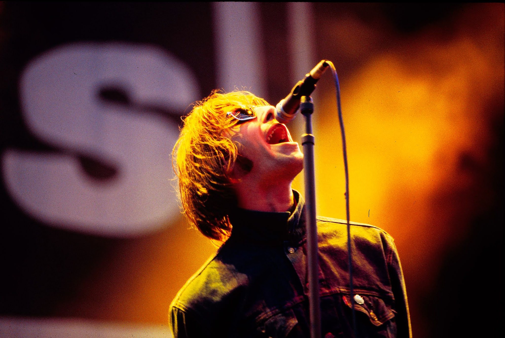 Oasis, ver letras traducidas y acordes de guitarra