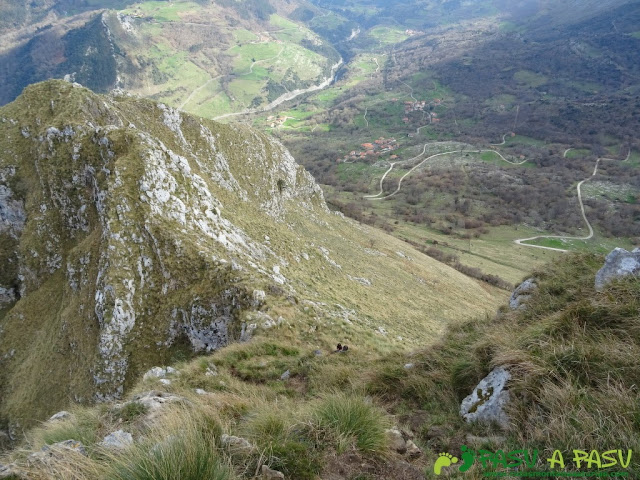 Ruta a la Pica de Peñamellera: Finalizando bajada