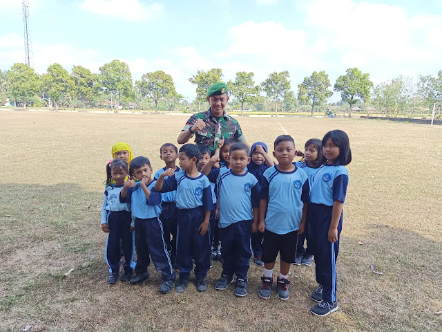 Satgas TMMD Reg 105 Latih Fisik Anak SD 4 Jimbung