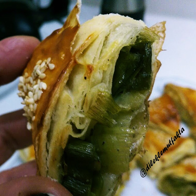 Hazır Yufkadan Çıtır Çıtır Pırasalı ve Patatesli Üçgen Börek Dilek�le