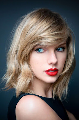 Taylor Swift bibir merah seksi ternyata punya bau mulut tidak sedap