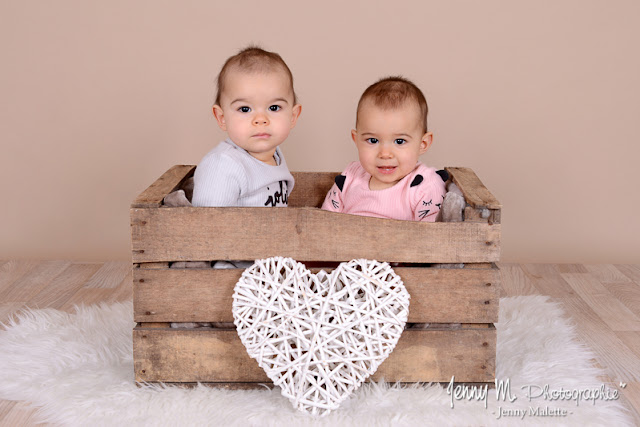 photo soeurs jumelles bébé, shooting studio vendée 85