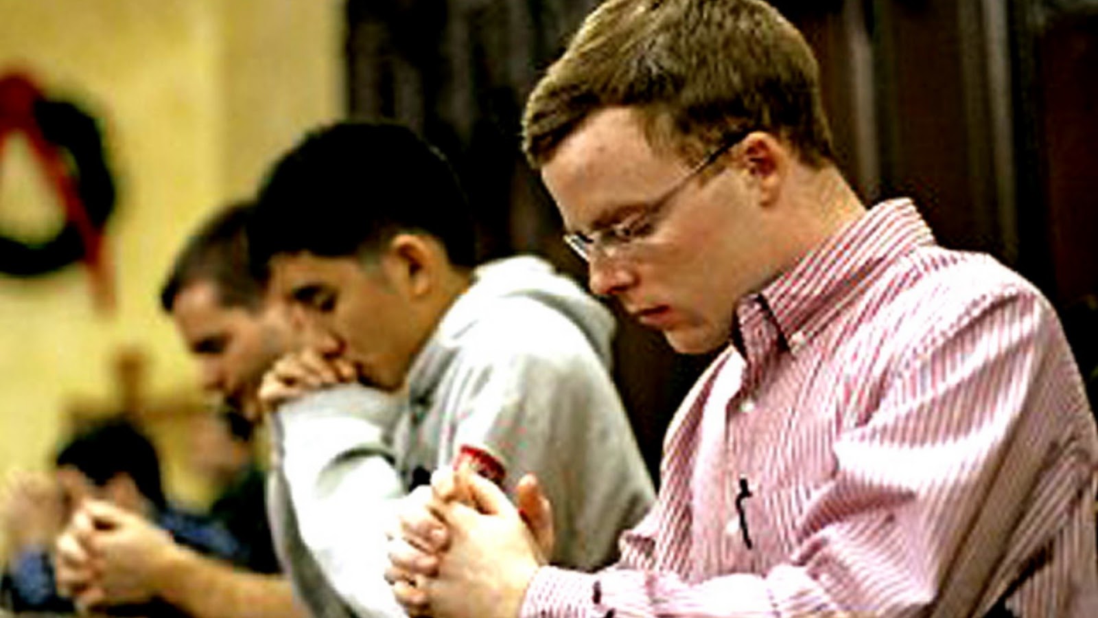 CATÓLICO DEFIENDE TU FE Posturas y gestos corporales en la misa