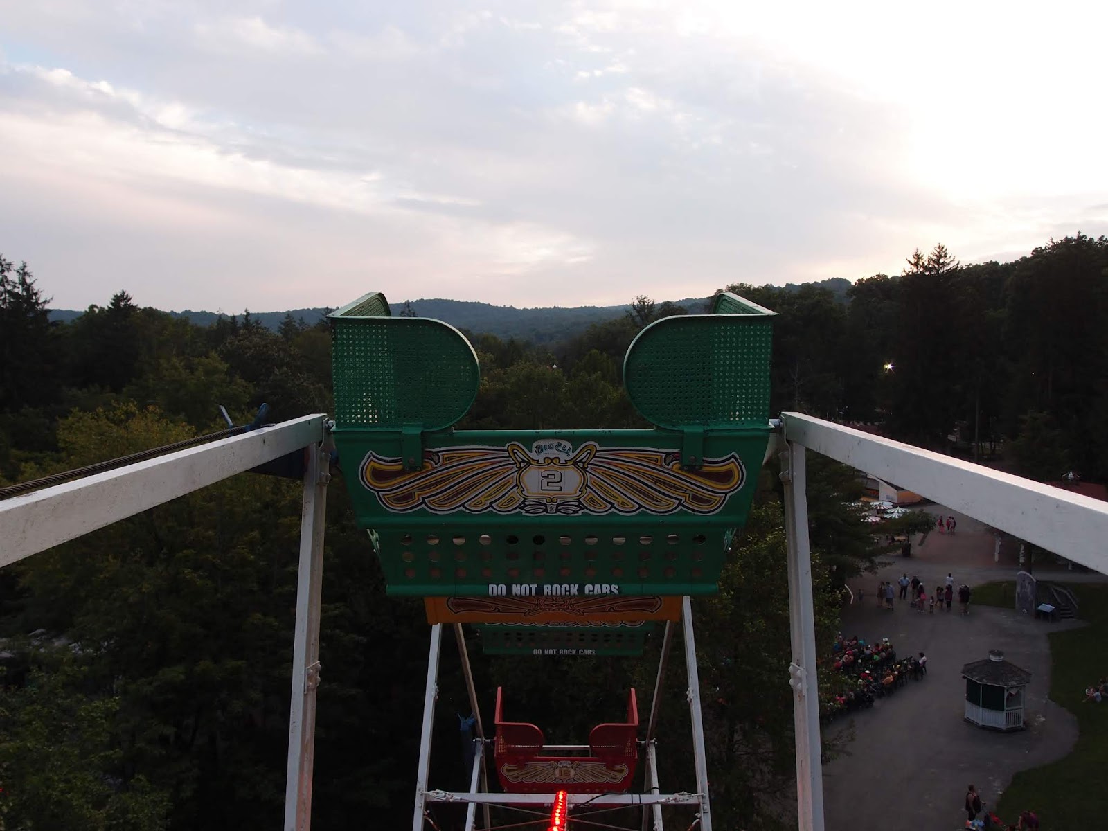 Bayern Kurve Blog Flat Ride Feature Eli Bridge Ferris Wheel