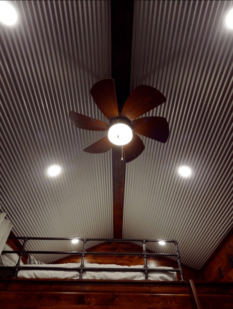 Casper Tiny Cabin (333 Sq Ft) [ TINY HOUSE TOWN ]