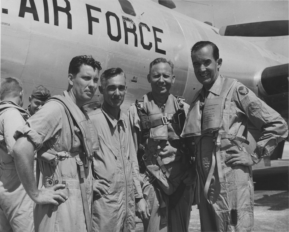 1953. Edward R. Murrow: The World on His Back