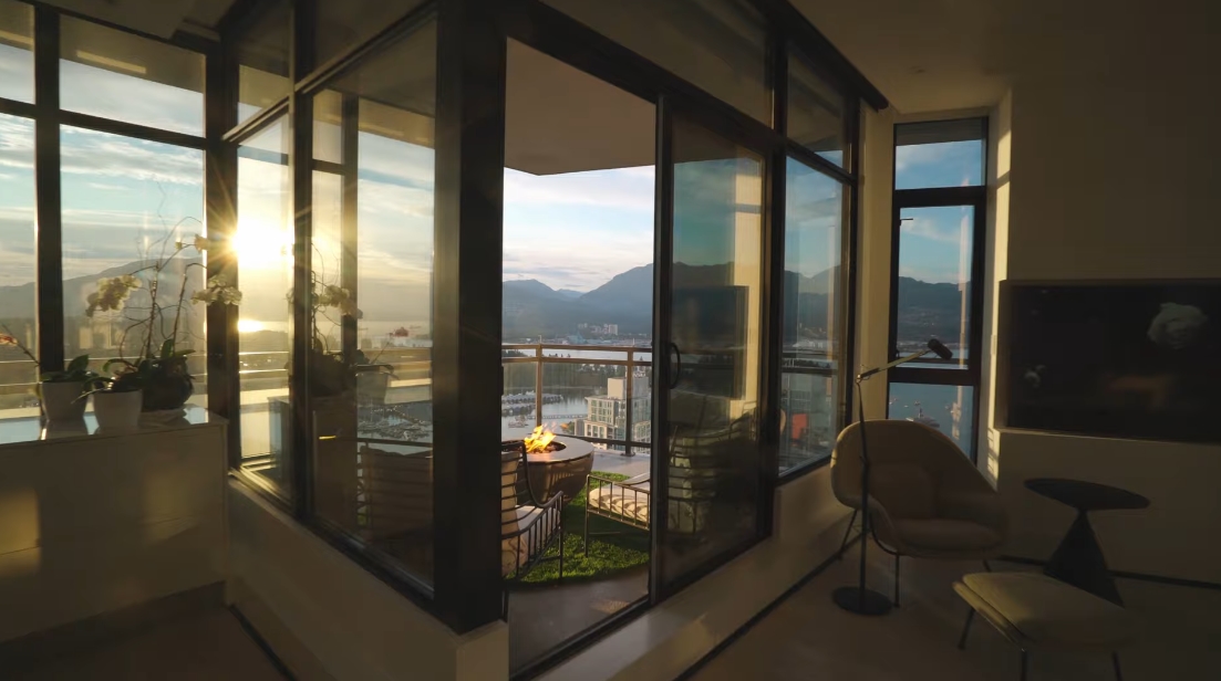 38 Interior Design Photos vs. 1211 Melville St #3801, Vancouver Luxury Penthouse Tour