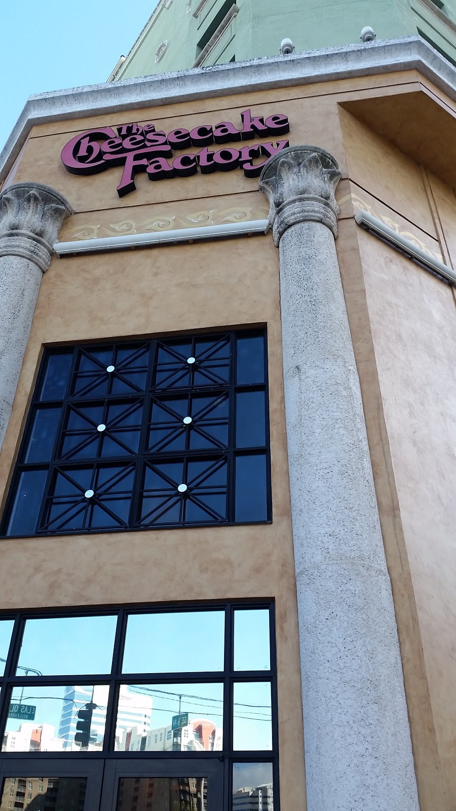 Peachgirl's food diary The Cheesecake Factory Fort Lauderdale