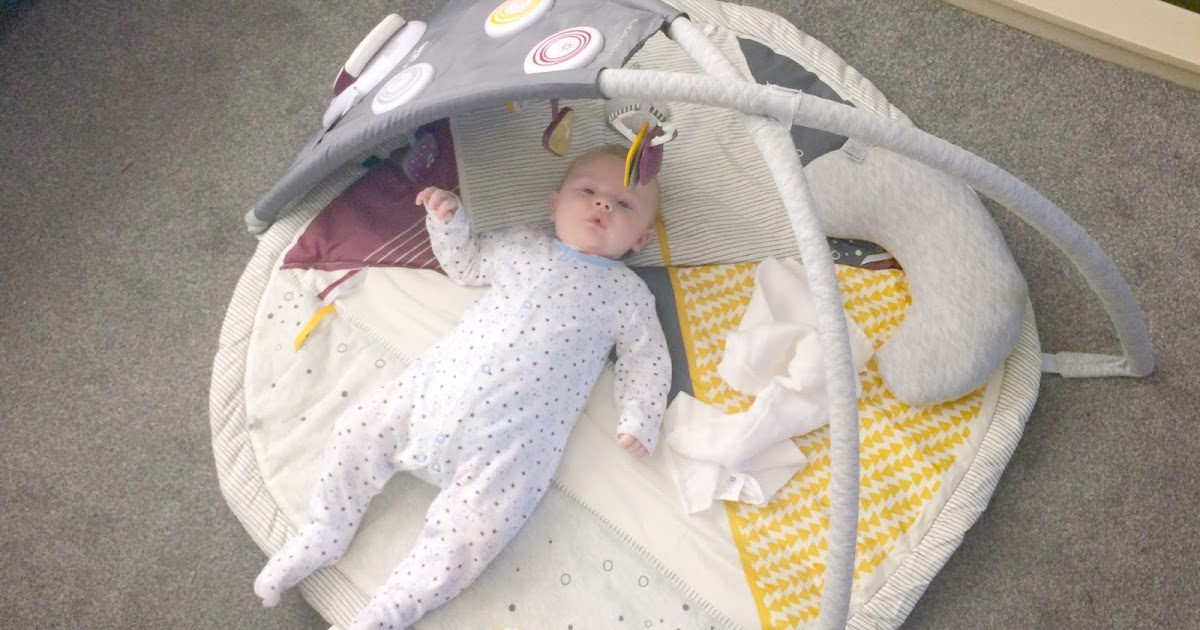 Tots and Tantrums Review Mamas and Papas Magic Stargaze Playmat Review