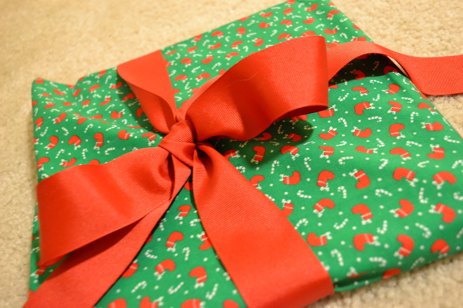 organic aspirations An Eco Friendly Christmas Wrapping Paper