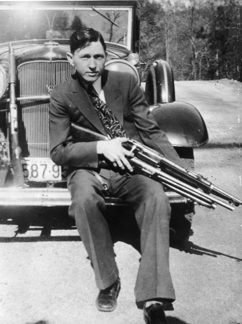 Fascinating Historical Picture of Clyde Barrow in 1933 