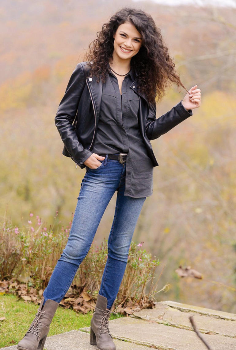 Sinem Ünsal Boy Kilo, Kimdir Nereli Yaşı Burcu Saç ve Göz Rengi Magazintur