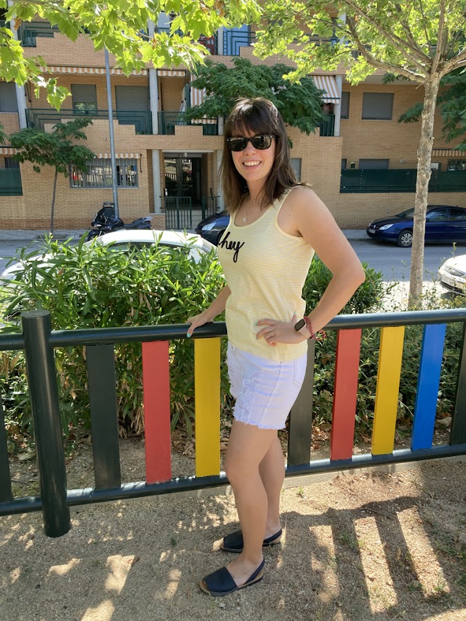 Vaqueros blancos rotos