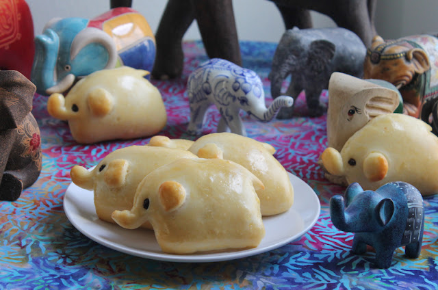 Food Lust People Love: Children and adults alike will love these soft ham and cheese elephant rolls. They are cute AND tasty! I mean really. Look at their golden ears and currant eyes!