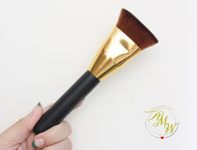 a photo of Pro Studio Beauty Exclusives Face Framing Contour Brush 