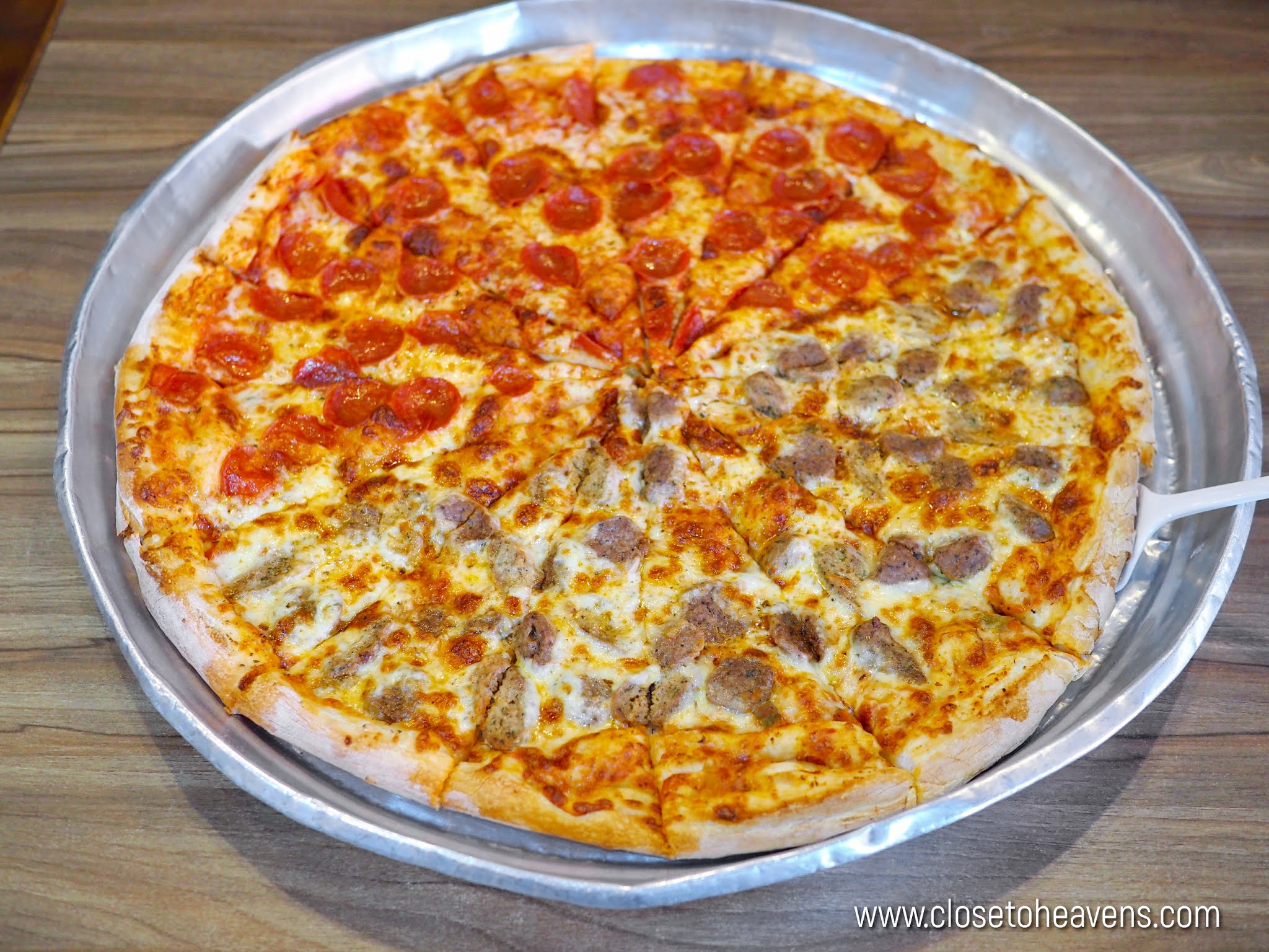 New York Pizza House Pattaya พิซซ่าขนาดยักษ์ 21"