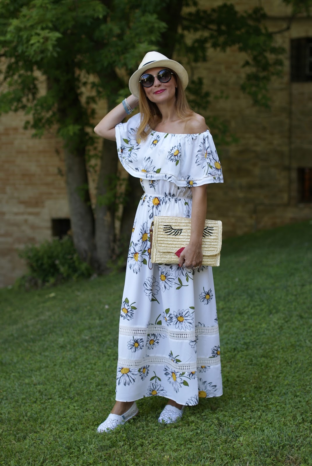 off the shoulder maxi dress with daisy print on Fashion and Cookies fashion blog, fashion blogger style