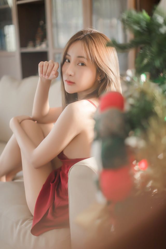 Áo đỏ quyến rũ Thanyarat Charoenpornkittada 15 pic 20200701 1578408777 851 20200701 1578409270 202