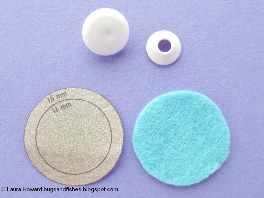 Bugs and Fishes by Lupin: How To: Make Felt Covered Buttons