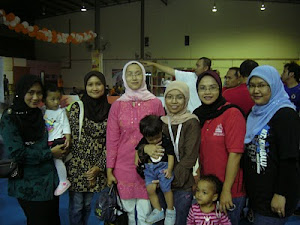 Budak Gemuk Bertudung Biru Itu Aku