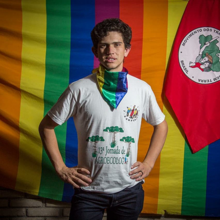 Corpo de professor e ativista LGBT, ligado ao MST, é encontrado carbonizado no Paraná