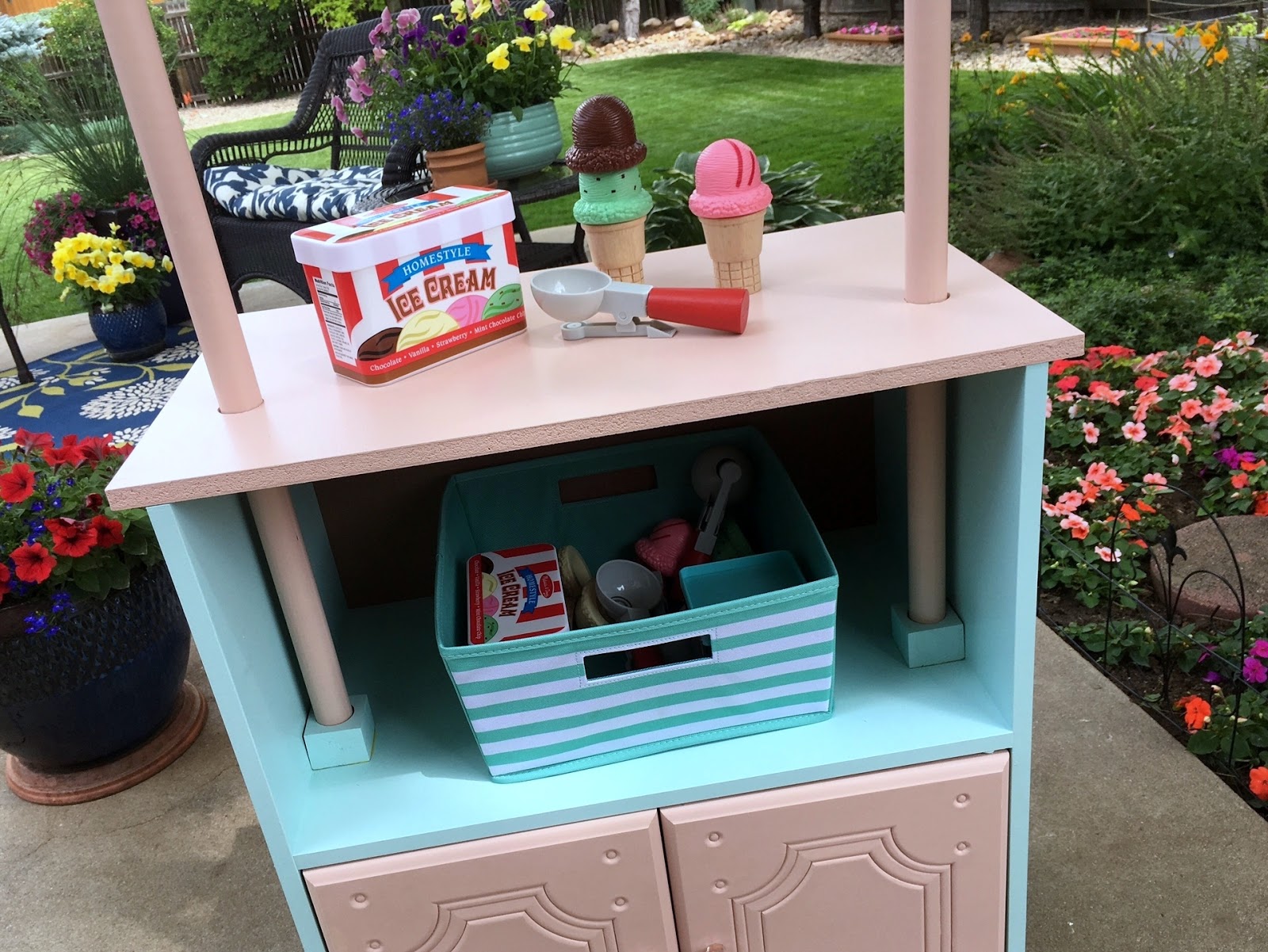 Just Another Hang Up: Children's Ice Cream Shop... the big reveal!