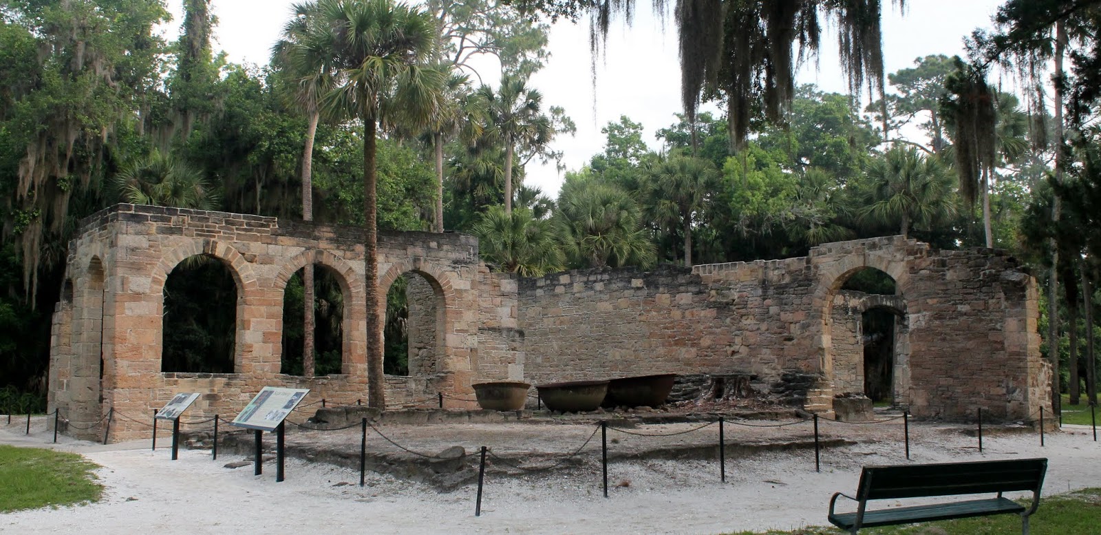 Ruinas del ingenio azucarero Cruger DePeyster en Nueva Smyrna Ruinas del ingenio azucarero Cruger DePeyster en Nueva Smyrna