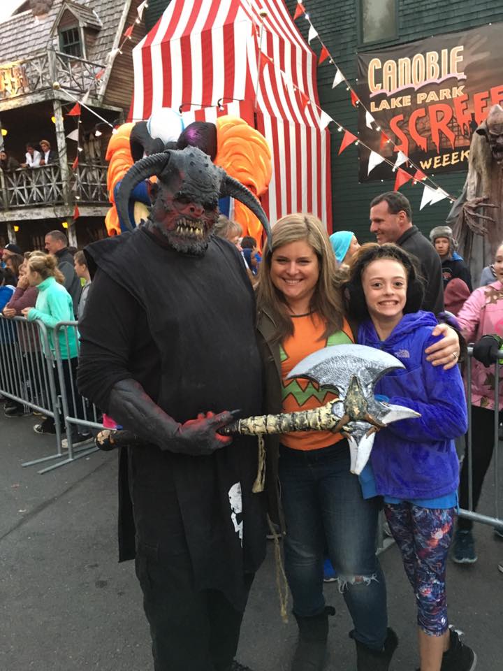 pink-lady-screemfest-at-canobie-lake-park