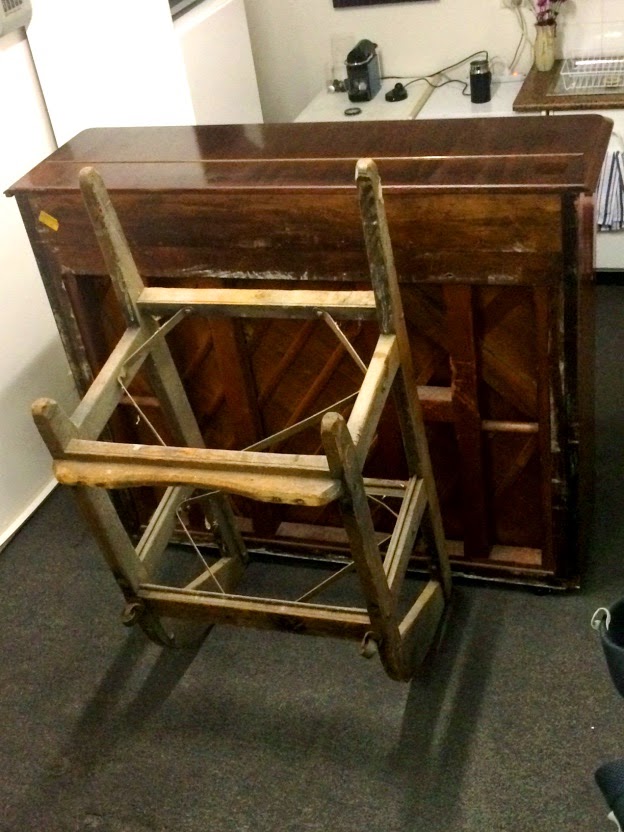 The amazing adventures of Cazzbo Your Feet's Too Small Piano Pedicures