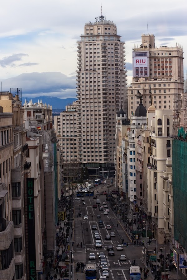 Esculturas en los tejados de la Gran Vía