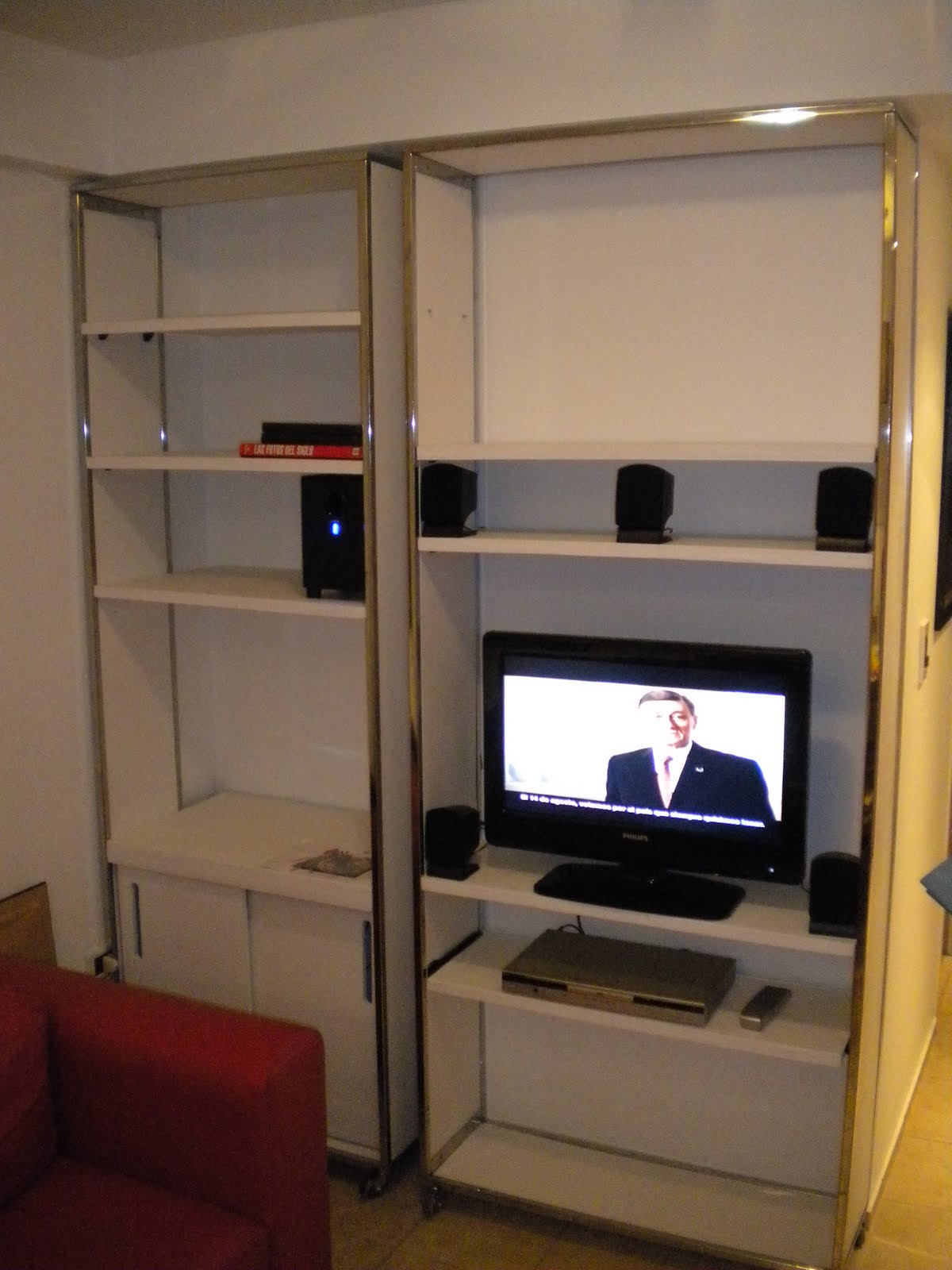 Dos por Cuatro estudio: Muebles Divisores de ambientes