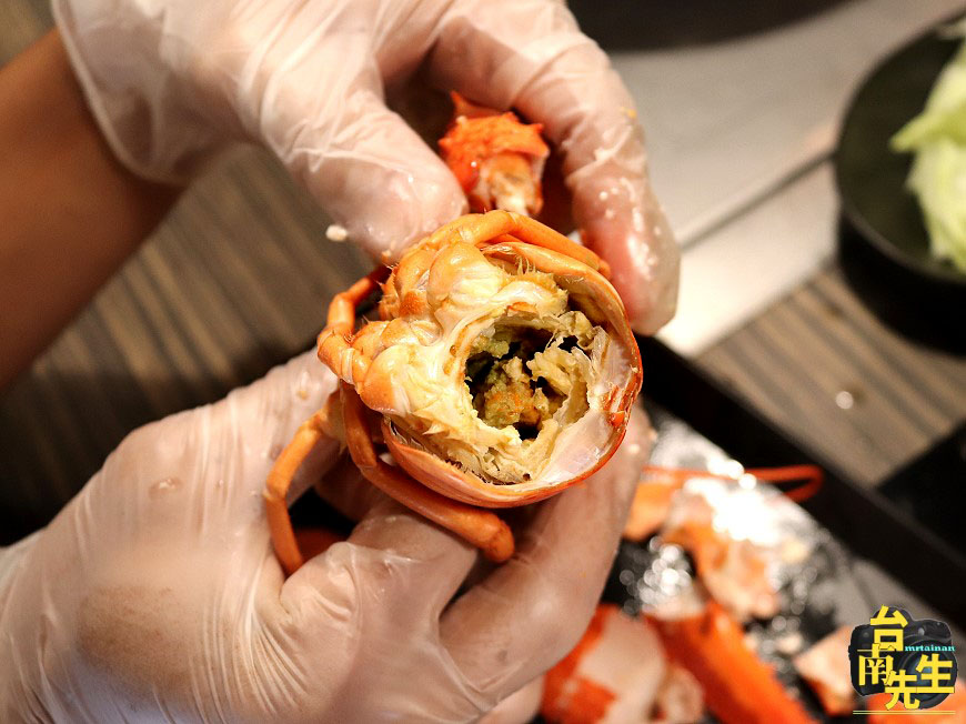 台南燒烤火鍋吃到飽/波士頓龍蝦+厚切和牛吃飽吃滿/飲料+沙瓦+咖啡+冰淇淋+甜點無限供應/木炭烘烤香氣撲鼻/日式居酒屋風格