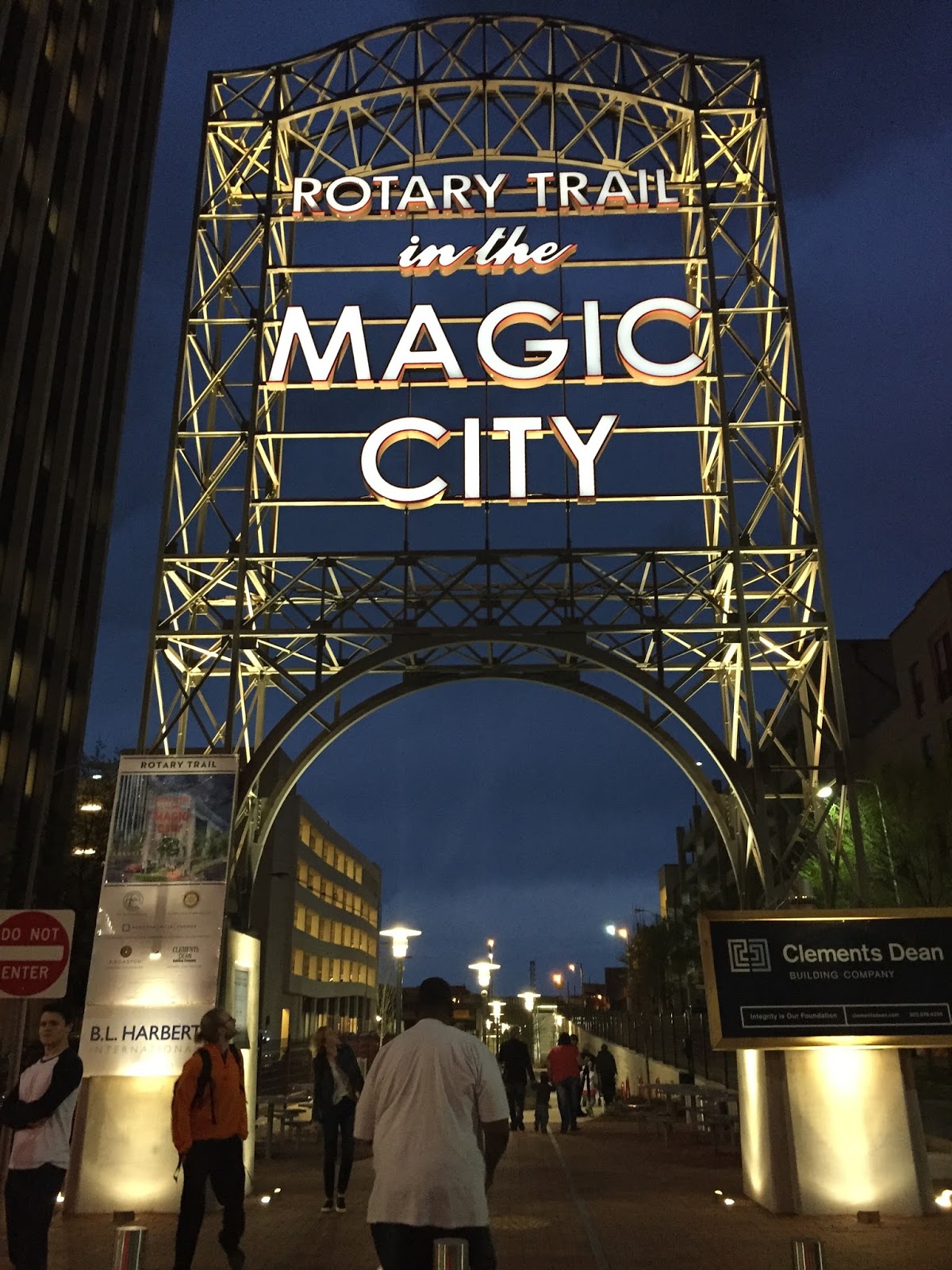 Alabama Yesterdays: Birmingham Photo of the Day (51): The Magic City Sign Alabama Yesterdays: Birmingham Photo of the Day (51): The Magic City Sign