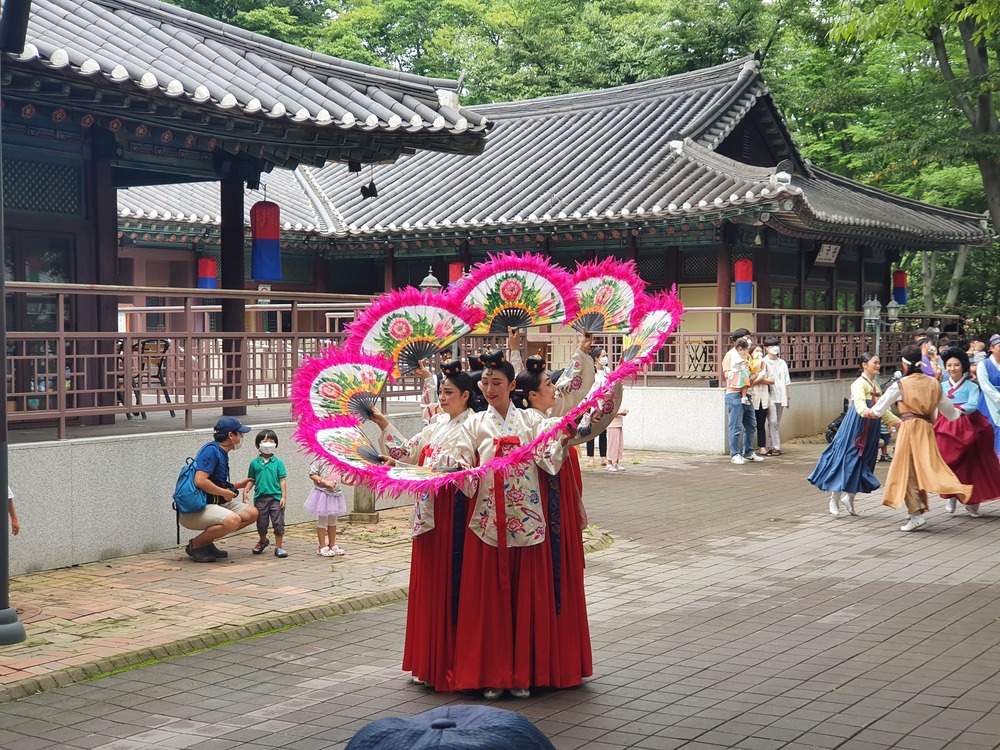 Enjoy authentically traditional Korean experiences in Yongin this fall!