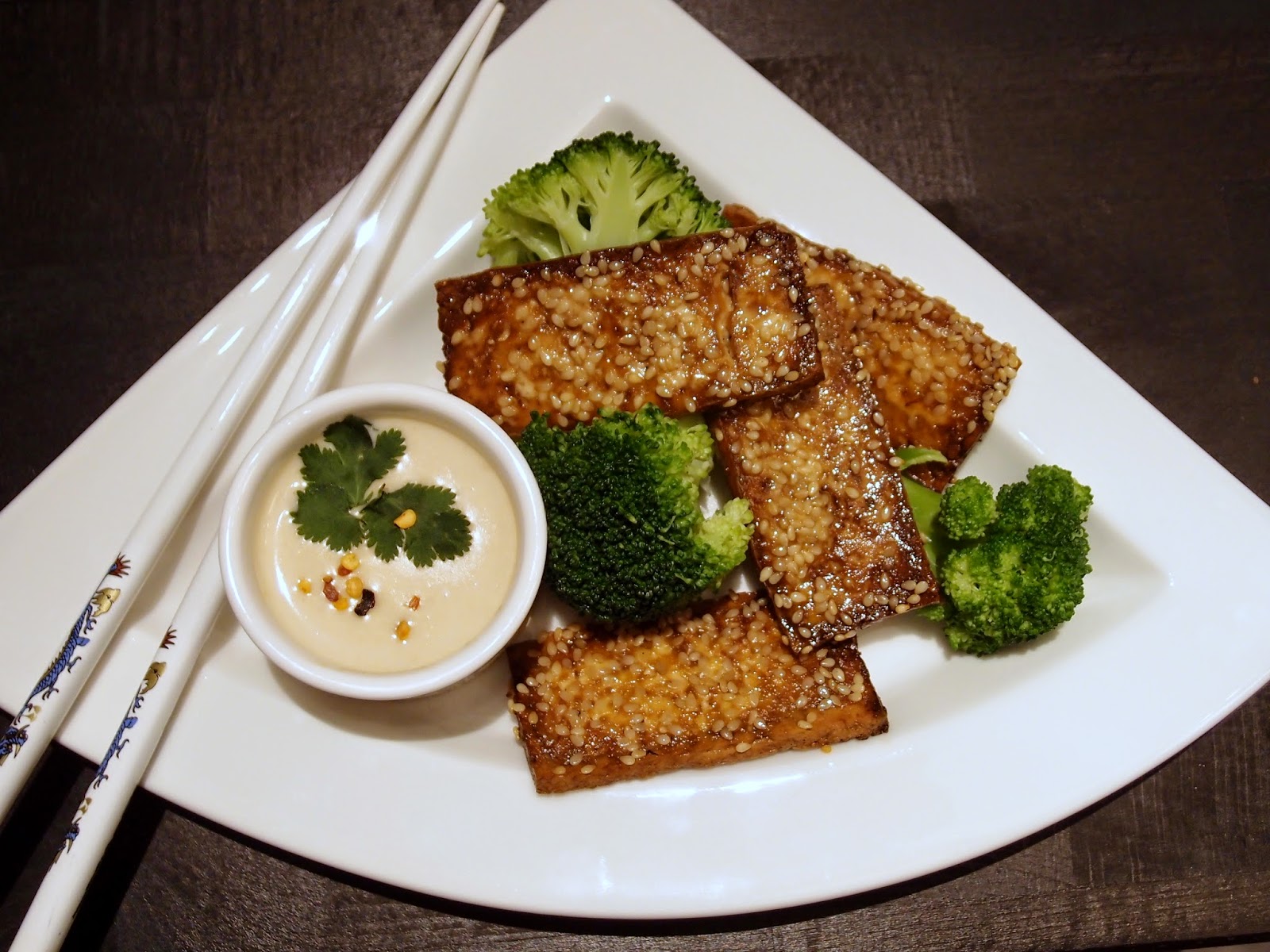 The VegHog Sesameroasted tofu with satay sauce and broccoli