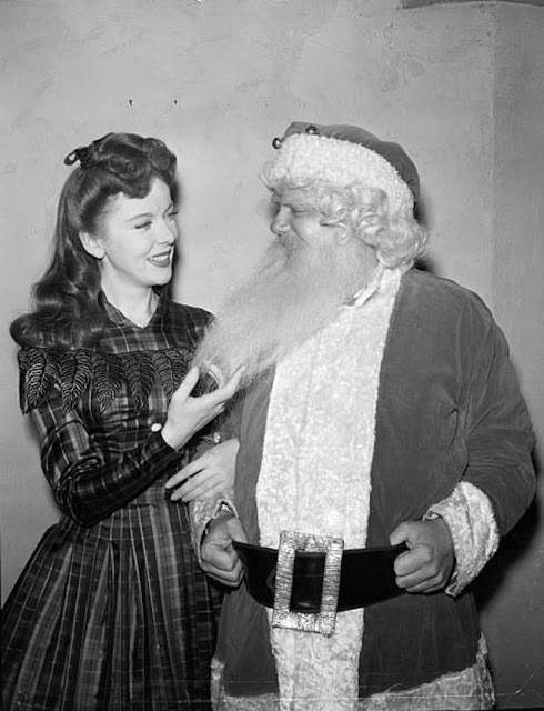 Merry Christmas From Ida & Santa! ~ Vintage Everyday