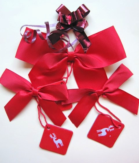 cintas, lazos y tarjetas de regalo o adornos para scrapbooking