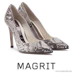 Queen-Letizia-wore-MAGRIT-snake-printed-pumps.jpg