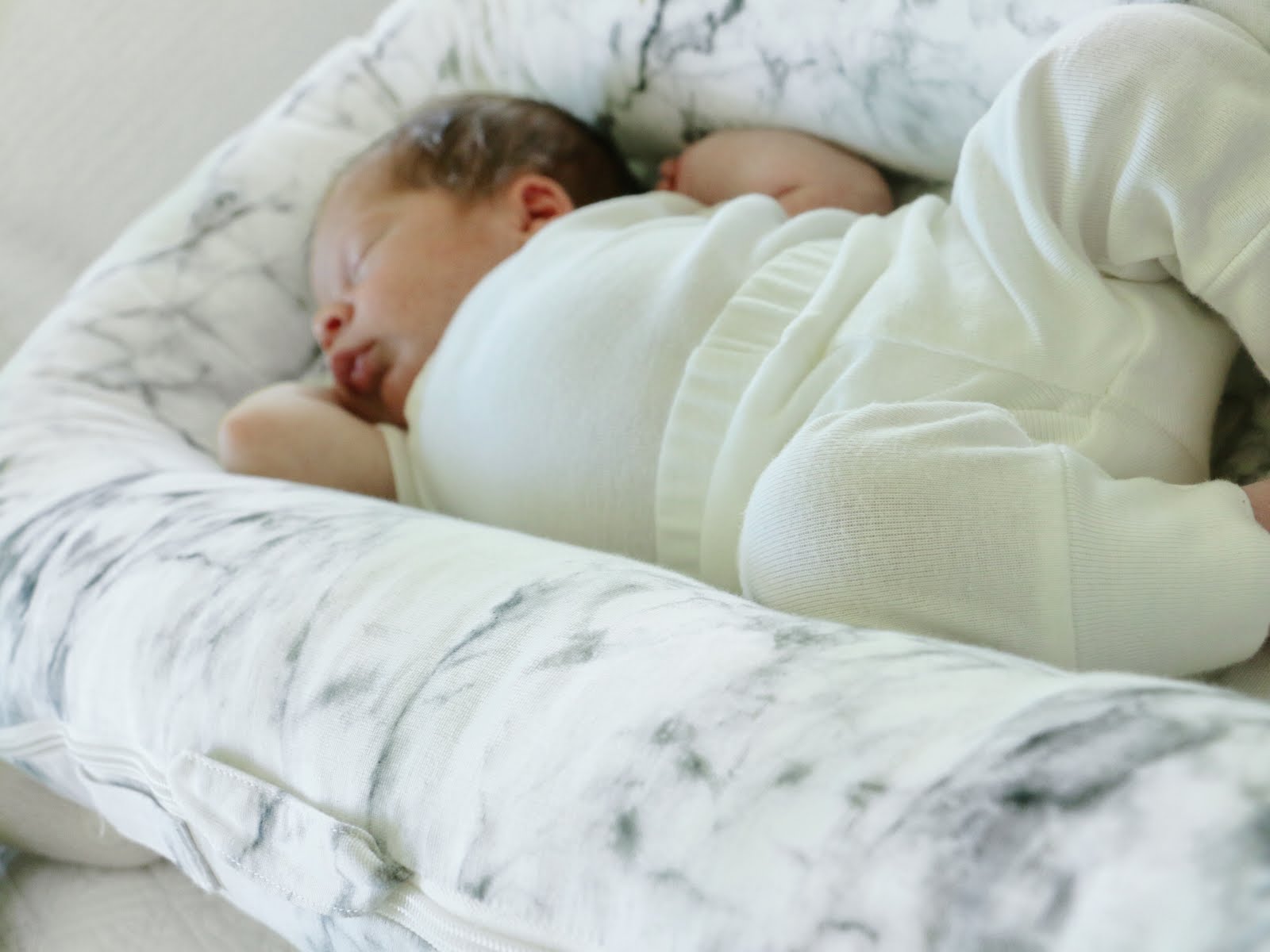 DockATot Deluxe Plus Dock Carrara Marble Vivi Brizuela Beauty