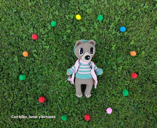 Con hilos, lanas y botones: Osito Kuma amigurumi (patrón Cucapuntoes)