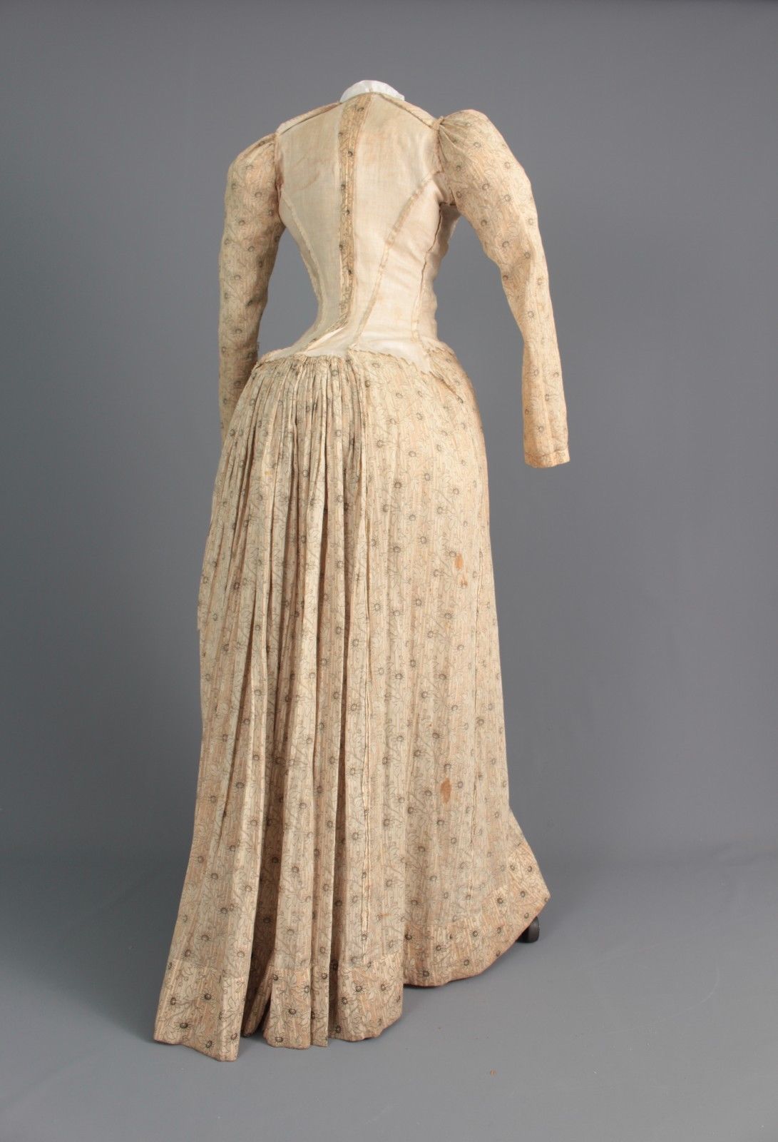 All The Pretty Dresses Early 1890's Tea Gown