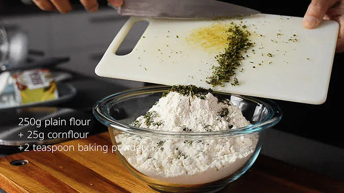 Chopped rosemary and mix into flour mixtures