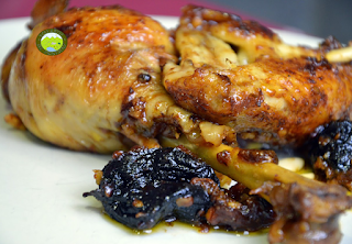 pollastre amb prunes i pinyons - pollastre de pages